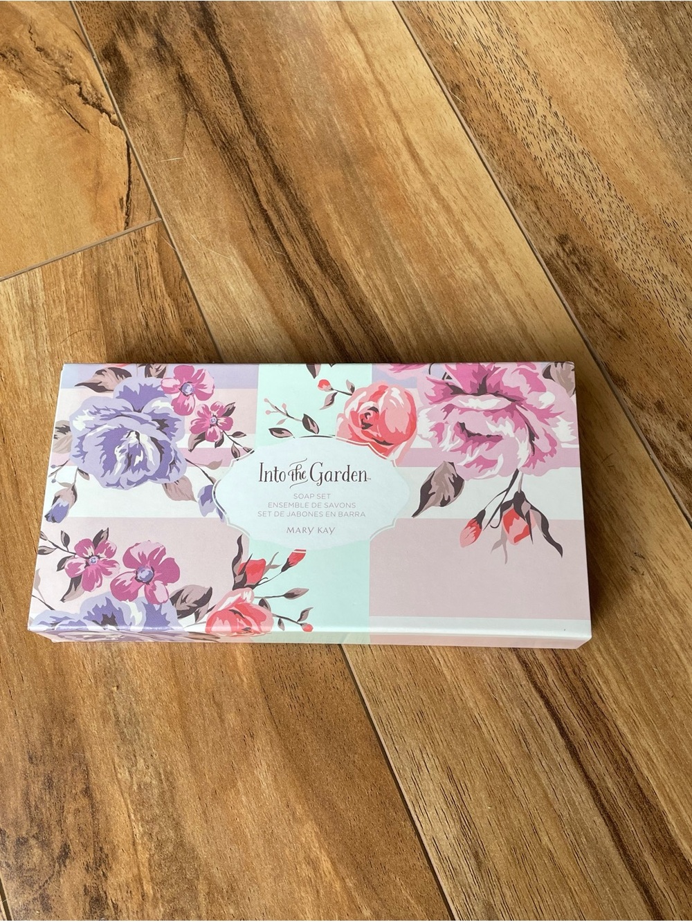 NIB Mary Kay Floral Soap Set - Into the Garden - 3 bars